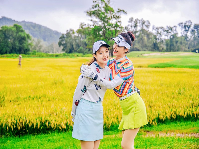 Thúy Hạnh kể, Suti hướng ngoại, thích giao lưu với bạn bè, sống tình cảm.