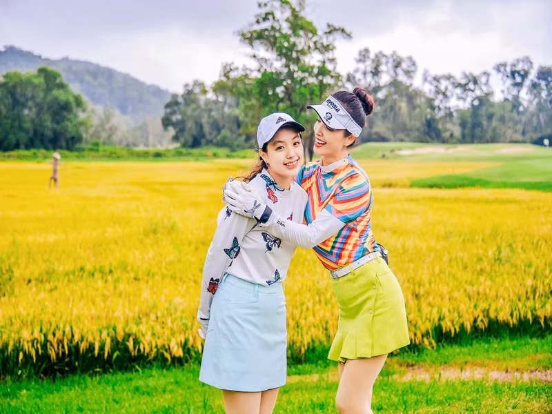 Thúy Hạnh kể, Suti hướng ngoại, thích giao lưu với bạn bè, sống tình cảm.