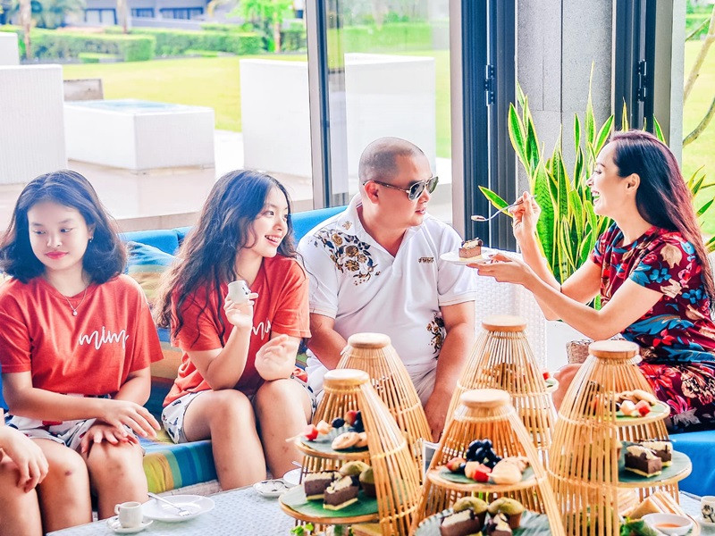 Nụ cười của sao nhí "Bố ơi, mình đi đâu thế" tỏa nắng.