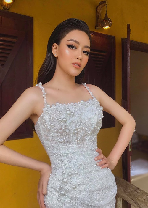 Sau khi đoạt danh hiệu Á hậu 2 cuộc thi Hoa hậu Đại dương 2017, Thanh Ngân tích cực hoạt động nghệ thuật. Ảnh: FBNV