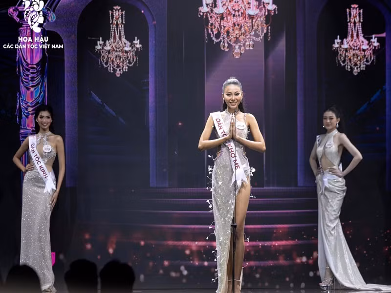 Từ nhỏ, Thu Thảo đã đi bộ nhiều cây số đến trường, từng muốn nghỉ học sau tốt nghiệp cấp ba để không phải là gánh nặng tài chính cho gia đình. Ảnh: Fanapge Hoa hậu các Dân tộc Việt Nam