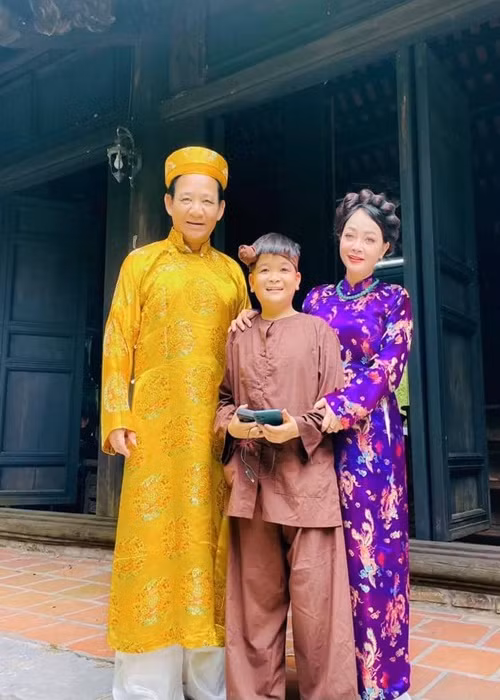 Năm 2012, Quang Tèo được phong tặng danh hiệu nghệ sĩ ưu tú. Ảnh: Dân Việt