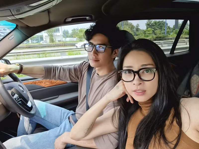 Sau đám cưới, vợ chồng Ngô Thanh Vân đều bận rộn với công việc.