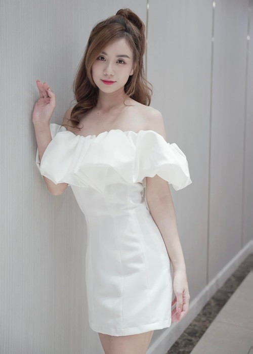 Tự lập từ nhỏ, vợ cũ Hoài Lâm hiện tại vẫn kinh doanh online để nuôi hai con.