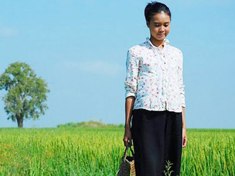 Khi còn là sinh viên, Lan Ngọc vụt sáng nhờ vai diễn Nương trong "Cánh đồng bất tận". Nổi tiếng nhờ vai Nương nhưng cũng chính vai diễn này khiến Lan Ngọc gặp khó khăn, bế tắc trong 2 năm sau đó bởi sự kỳ vọng quá lớn từ khán giả. Tuy nhiên, Lan Ngọc vẫn kiên nhẫn chờ đợi kịch bản phim phù hợp với mình. Ảnh: Đẹp plus