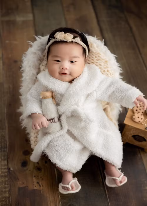 Cô tiết lộ con gái tên Ánh Dương, nặng 4kg khi chào đời.