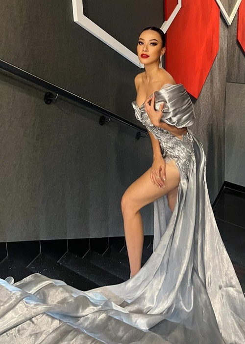 Ngoài top 10 phần thi Supra Chat, Kim Duyên hiện tại còn giành chiến thắng Supra Model of Asia thuộc khuôn khổ vòng thi Supra Model.