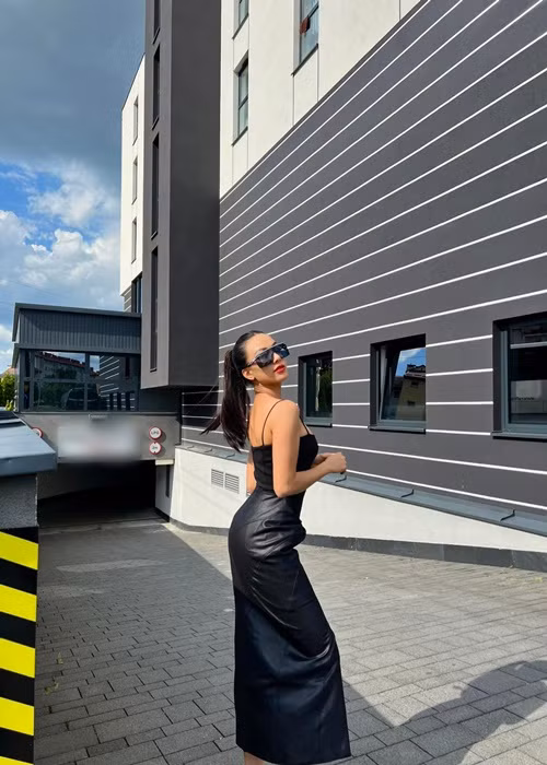 Nàng á hậu hiện tại sở hữu số đo ba vòng 90-64-94cm.