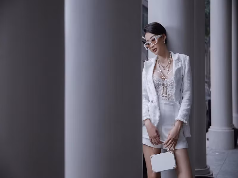 Yến Ly thực hiện nhiều bộ ảnh mang phong cách sexy. Ảnh: FBNV