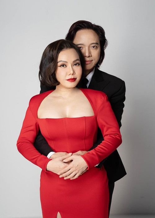 Năm 2021, vợ chồng Việt Hương về Việt Nam định cư, không phải sống xa cách như nhiều năm qua. Ảnh: FBNV