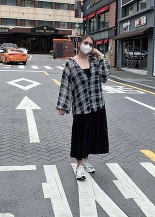 Chưa rõ nữ ca sĩ có động thái liên lạc với gia đình hay không sau khi mẹ và anh chị Thiện Nhân bày tỏ mong muốn cô về nhà để nói rõ mọi chuyện.