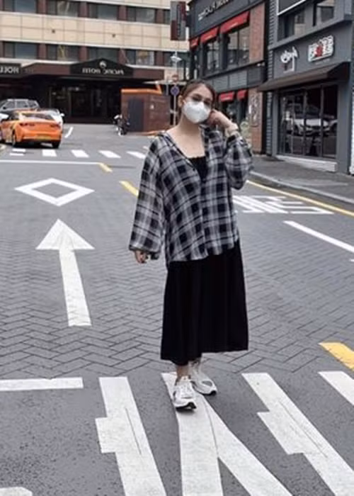 Chưa rõ nữ ca sĩ có động thái liên lạc với gia đình hay không sau khi mẹ và anh chị Thiện Nhân bày tỏ mong muốn cô về nhà để nói rõ mọi chuyện.