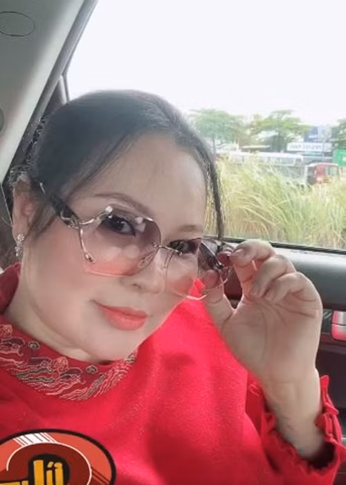 Sau 3 tháng sinh con, doanh nhân Ngọc Tiền trở lại với công việc kinh doanh.