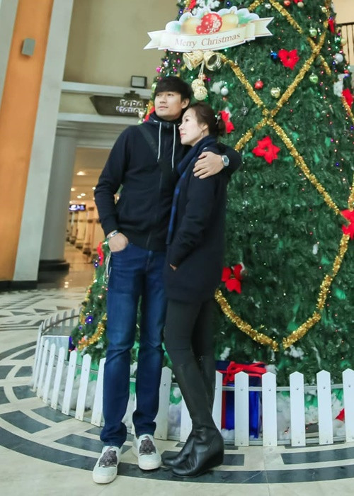 Vợ chồng Quý Bình yêu thương, chiều chuộng nhau như ngày mới yêu.