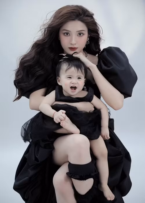 Hình ảnh của bé Sol đều do Thiên An chia sẻ. Phía Jack chưa từng chia sẻ bất kỳ hình ảnh nào của cô nhóc trên mạng xã hội. Ảnh: FBNV