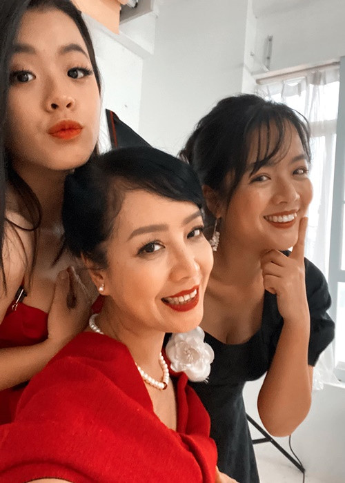 Ái nữ nhà Chiều Xuân - Đỗ Hồng Quân hiện theo học lớp 12 tại trường THPT Marie Curie (Hà Nội).