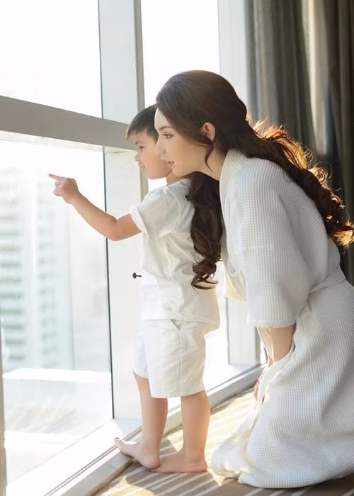 Đối với Quỳnh Chi, niềm hạnh phúc lớn nhất trên đời là nhìn thấy con mình cười. Ảnh: Vietnamnet