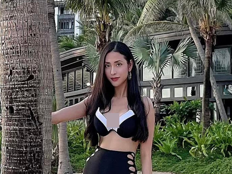 Tình cũ Trấn Thành khoe ảnh mặc bikini gợi cảm. Đi kèm với đó, cô viết: "Chồng bắt chụp".