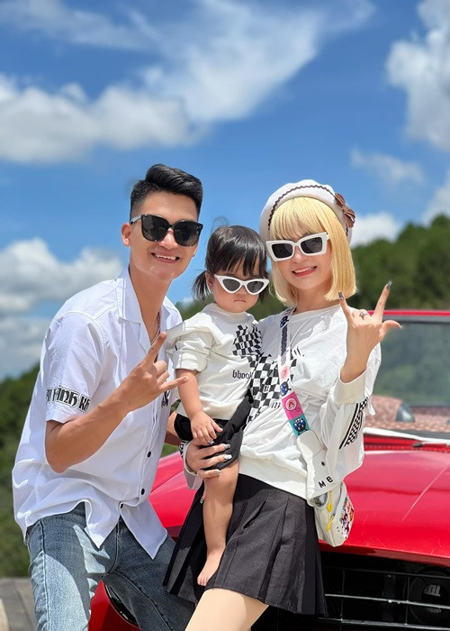 Mạc Văn Khoa vừa có tổ ấm hạnh phúc vừa có sự nghiệp khá thành công ở tuổi 30.