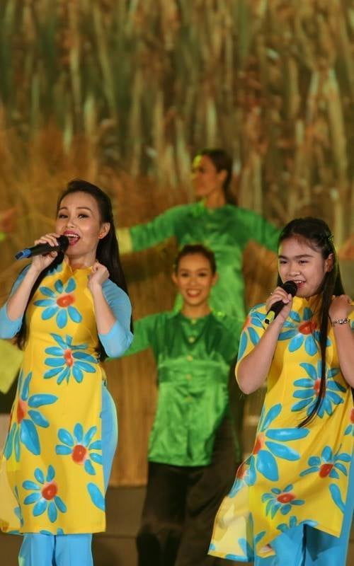 Thiện Nhân từng tâm sự, cô được vợ chồng Cẩm Ly yêu thương, quan tâm, lo lắng.