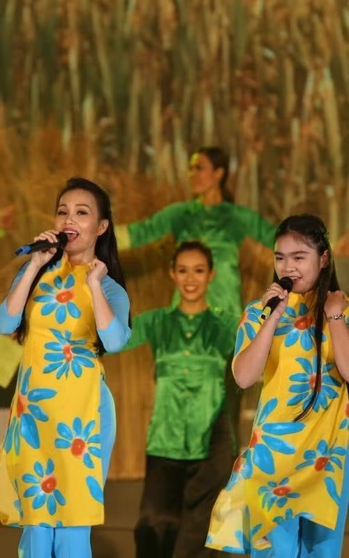 Thiện Nhân từng tâm sự, cô được vợ chồng Cẩm Ly yêu thương, quan tâm, lo lắng.