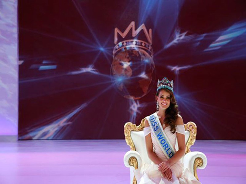 Miss World - Hoa hậu Thế giới là một trong những cuộc thi nhan sắc bỏ thi bikini trong vài năm gần đây. Theo đó năm 2013, ban tổ chức Hoa hậu Thế giới bỏ phần thi áo tắm trước sức ép của người dân Đạo hồi ở nước chủ nhà Indonesia.