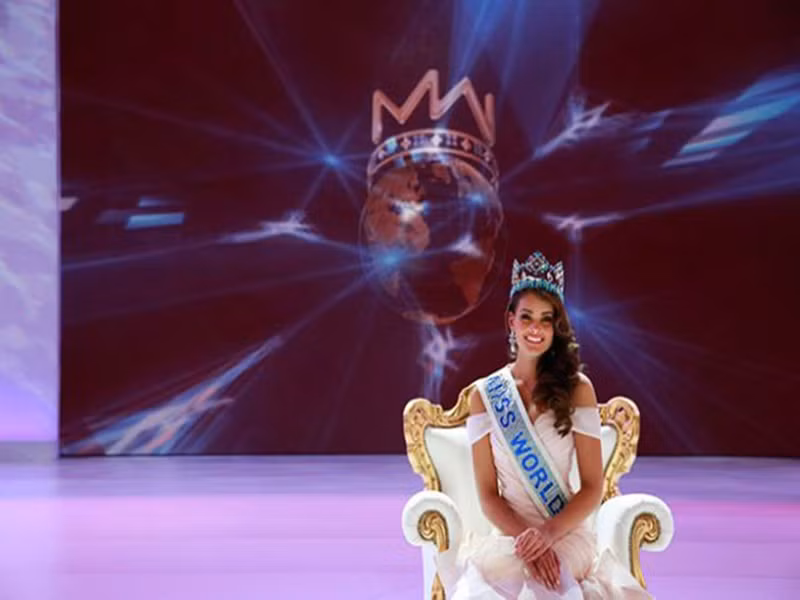 Miss World - Hoa hậu Thế giới là một trong những cuộc thi nhan sắc bỏ thi bikini trong vài năm gần đây. Theo đó năm 2013, ban tổ chức Hoa hậu Thế giới bỏ phần thi áo tắm trước sức ép của người dân Đạo hồi ở nước chủ nhà Indonesia.