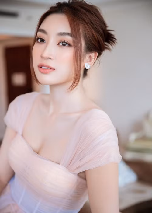 Trong vài năm trở lại đây, Hoa hậu Mỹ Linh đã thoát mác “Hoa hậu nghèo nhất trong các hoa hậu".