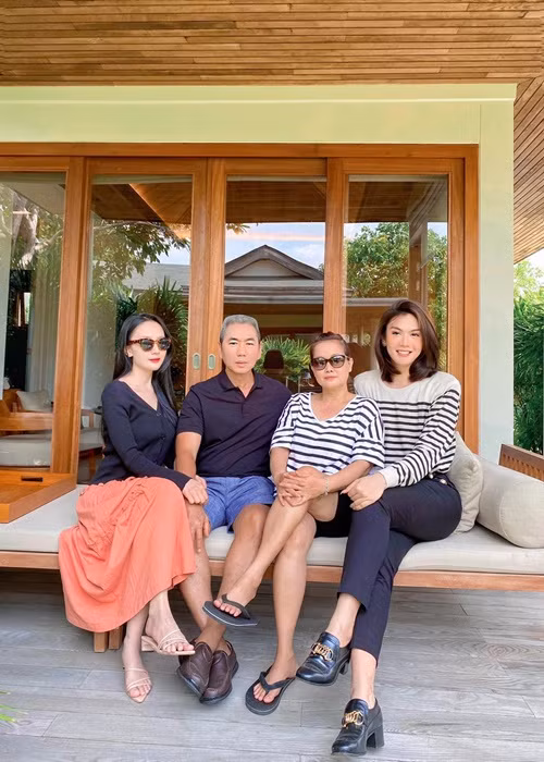 Đào Bá Lộc cũng thoải mái tâm sự, chia sẻ về những mối quan hệ tình cảm với mẹ.