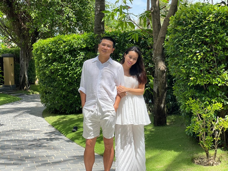 Sau khi tái hợp, mối quan hệ của vợ chồng Hồ Hoài Anh ngày càng mặn nồng.