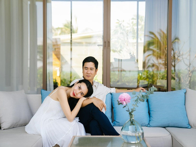 Lưu Hương Giang yêu Hồ Hoài Anh 5 năm rồi lên xe hoa. Hôn lễ của cặp đôi diễn ra vào năm 2009.