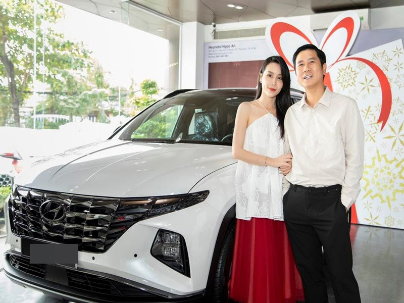 Vợ chồng Lưu Hương Giang hiện tại có hai con gái chung: Misa (sinh năm 2011) và Misu (sinh năm 2016).