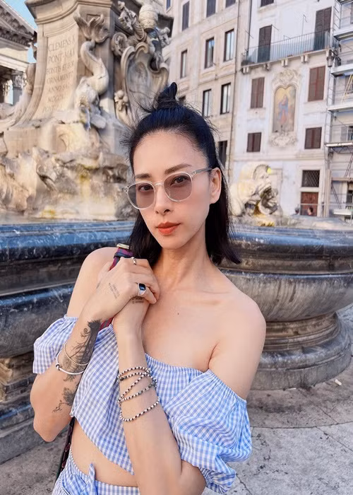 Gần đây, nữ diễn viên gây chú ý khi xuất hiện trong phim Hollywood “The Princess”. Trước đó, cô góp mặt trong trong các phim Hollywood "Ngọa hổ tàng long 2", "Star Wars: The Last Jedi", "Bright", "Five Bloods", "The Old Guard".