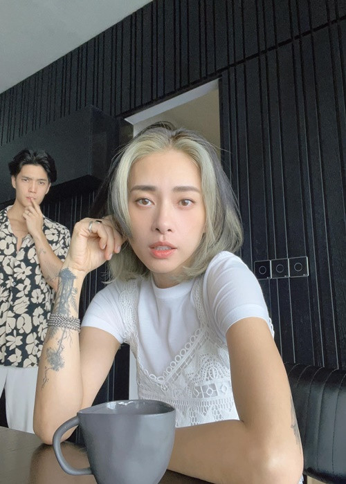 Ngô Thanh Vân cắt tóc ngắn sau đám cưới nên diện mạo càng trẻ trung.