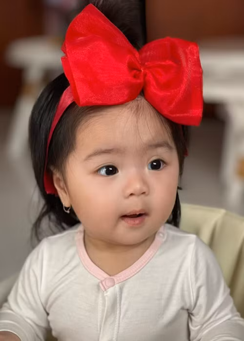 Không khó để phân biệt hai nhóc tì sinh đôi của Vân Trang.