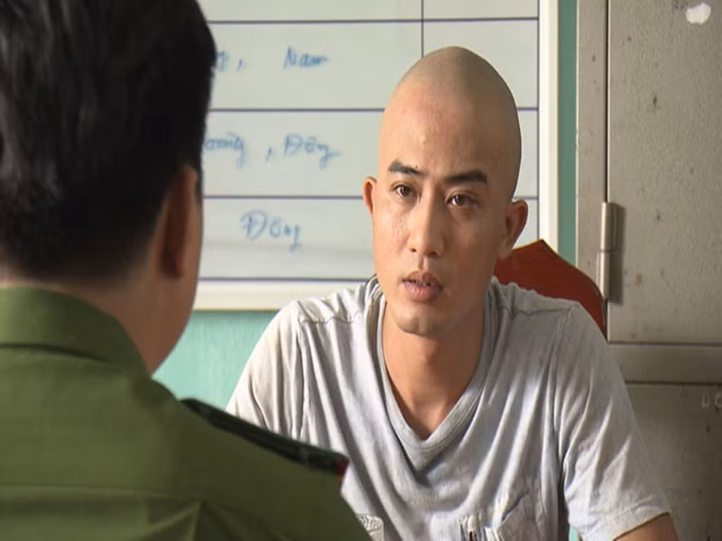 Vài năm trở lại đây, Doãn Quốc Đam liên tục đóng phim truyền hình. Anh góp mặt trong phim “Quỳnh búp bê”, “Hướng dương ngược nắng”, “Hương vị tình thân”, “Phố trong làng”, “Thương ngày nắng về”. Ảnh: VTV