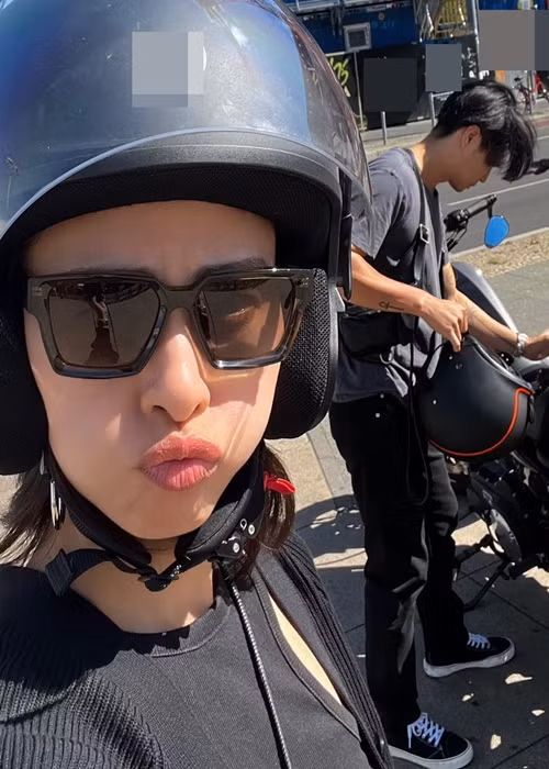 Nàng đả nữ bày tỏ rằng những khoảnh khắc bên Huy Trần là vô giá, hạnh phúc thực sự có thật.