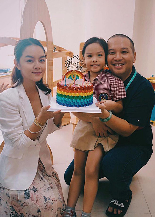 Ngoài bé Tuệ An, Phạm Quỳnh Anh và chồng cũ còn có cô con gái chung Tuệ Lâm.