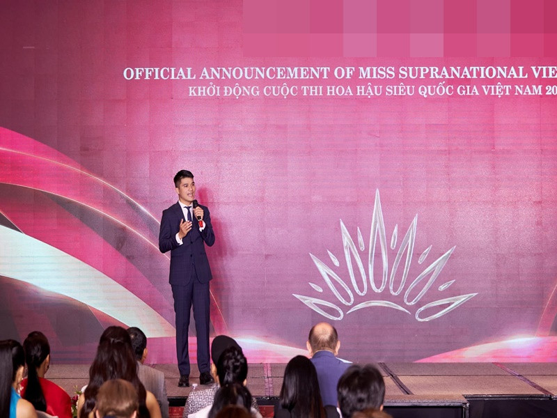 Anh thường xuyên xuất hiện tại các sự kiện với vai trò CEO. Ảnh: FBNV