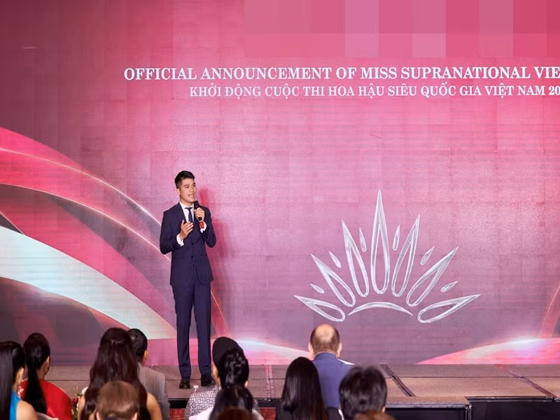 Anh thường xuyên xuất hiện tại các sự kiện với vai trò CEO. Ảnh: FBNV