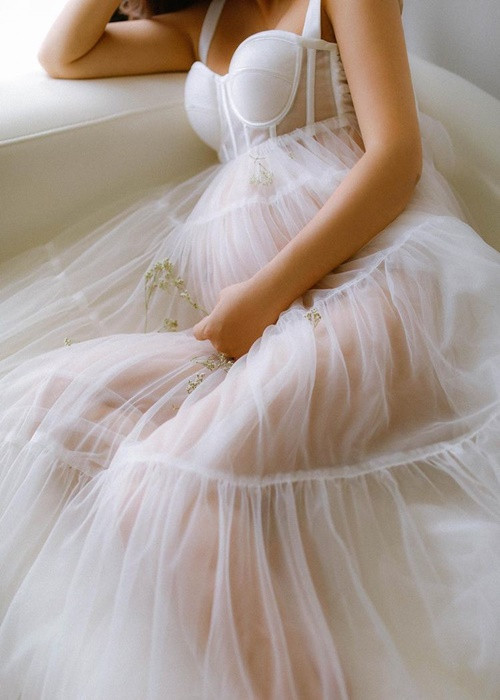 Phong cách khi mang bầu lần 3 của Phạm Quỳnh Anh được đánh giá ngày càng hở táo bạo. Ảnh: Instagram