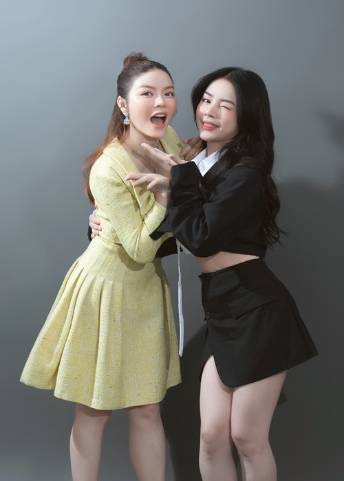 Nữ DJ hài hước tâm sự bản thân khá trẻ con, nên mỗi lần giận nhau, cô chặn các tài khoản mạng xã hội và cả số điện thoại của bạn trai. Khi cần liên lạc, cả hai sẽ trao đổi qua mail.