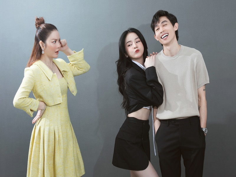 Hồng Thanh cho biết, anh và Mie quen nhau khi được mời biểu diễn trong một show ngoài trời ở Đà Nẵng. Từ lần gặp đầu tiên, bẵng đi 2 năm sau, cả hai mới gặp lại trong một quán cà phê và bắt đầu làm quen.