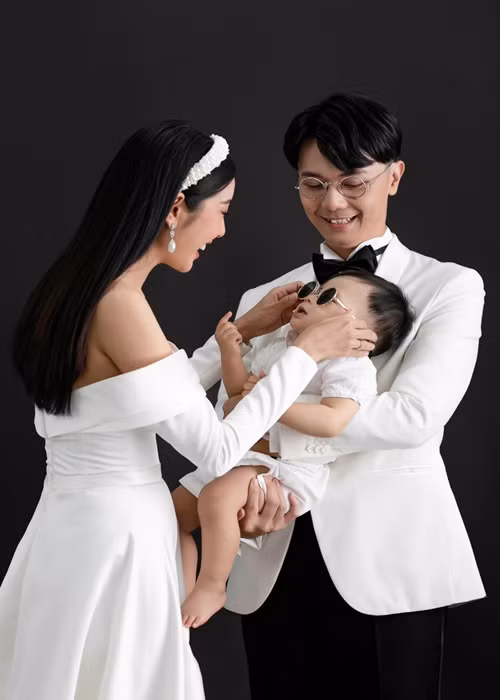 Vợ chồng Thúy Vân đang có một cậu con trai chung tên Nhật Tôn.