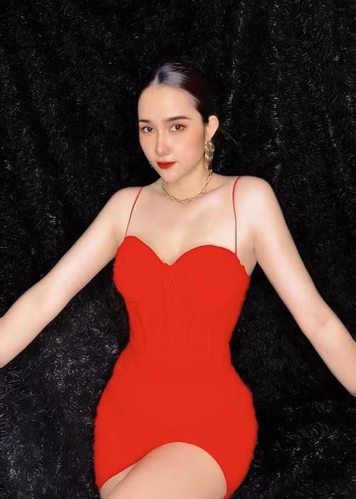 Sau khi biết mình mang bầu lần 2, Huỳnh Như sẽ tạm biệt giày cao gót, váy bó sát.