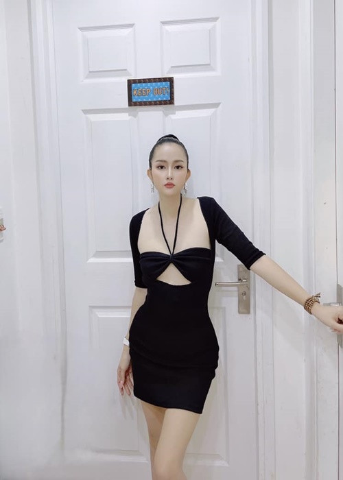 Ngày mới hẹn hò, Huỳnh Như được Khánh Đơn tấm tắc khen ngợi. Nam ca sĩ cho rằng nửa kia cá tính, nấu ăn ngon, đảm đang việc nhà và khéo chăm trẻ con.