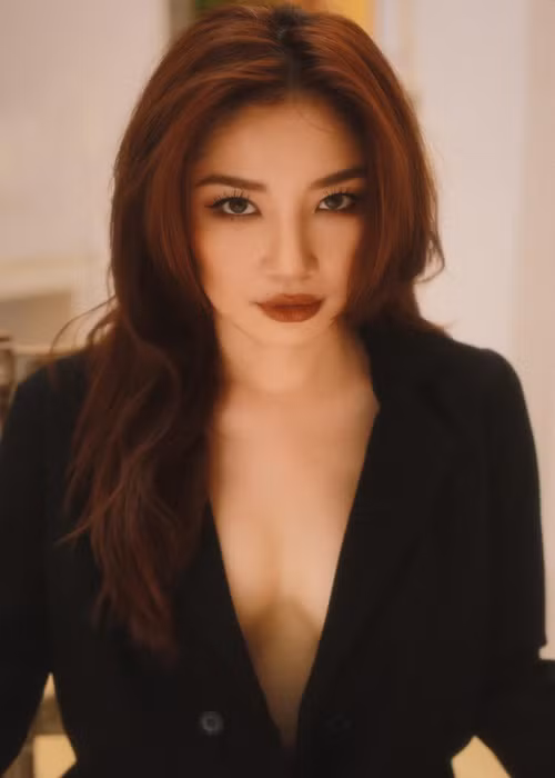 Nữ diễn viên tự nhận bản thân ghen rất kinh khủng nên cần một người đàn ông chung thủy, có trách nhiệm.