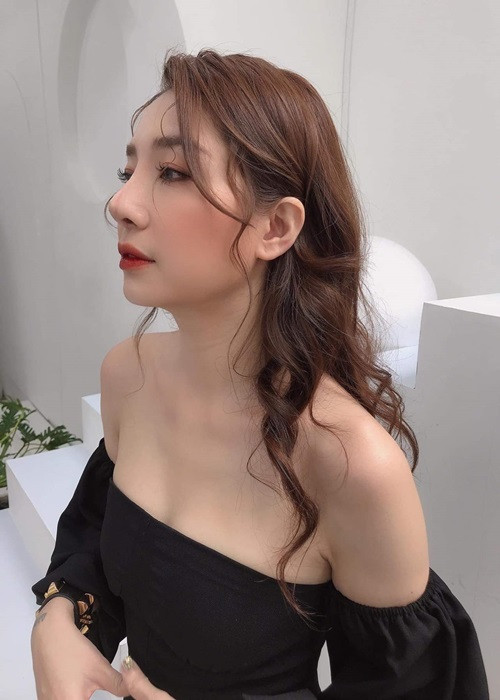 Sau khi chia tay bạn trai người Singapore, Minh Khuê sống độc thân từ vài năm qua.