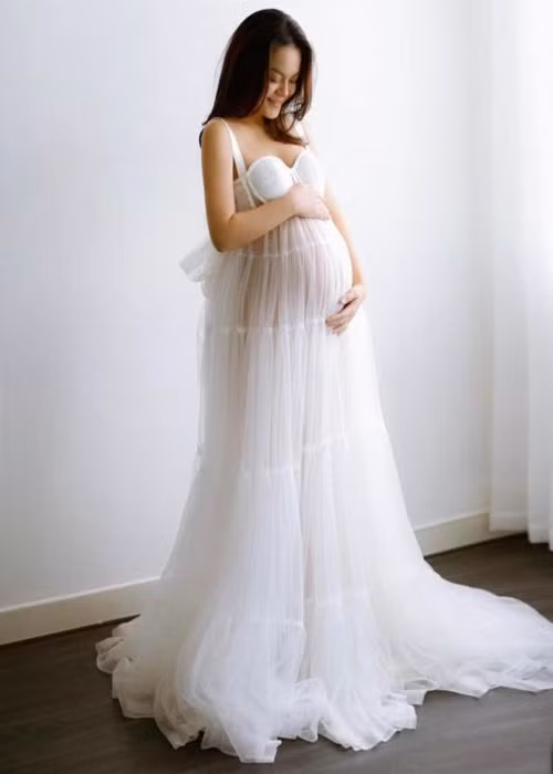 Phạm Quỳnh Anh không giấu được niềm hạnh phúc khi chuẩn bị có thêm con.