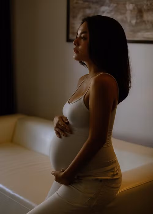 Pham Quynh Anh dien style khong noi, noi ve tin don da sinh con